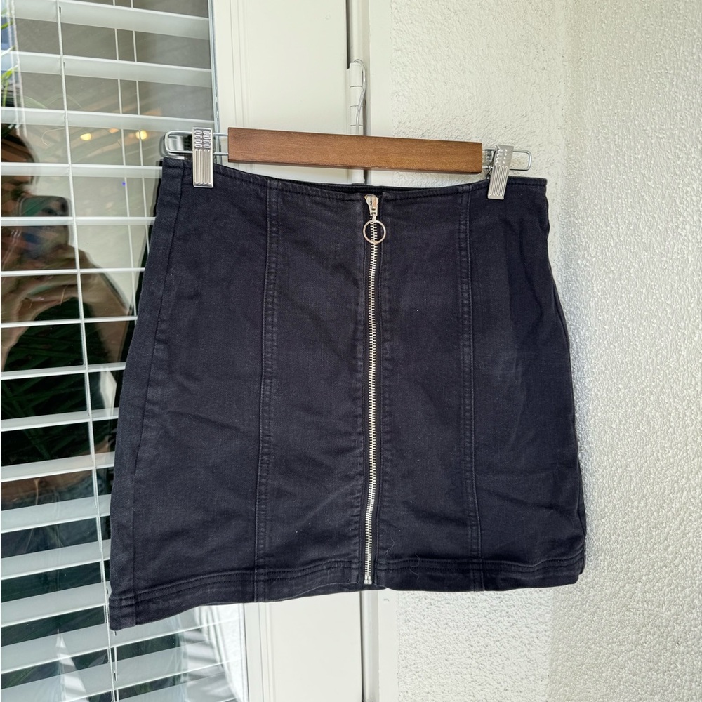 black mini skirt